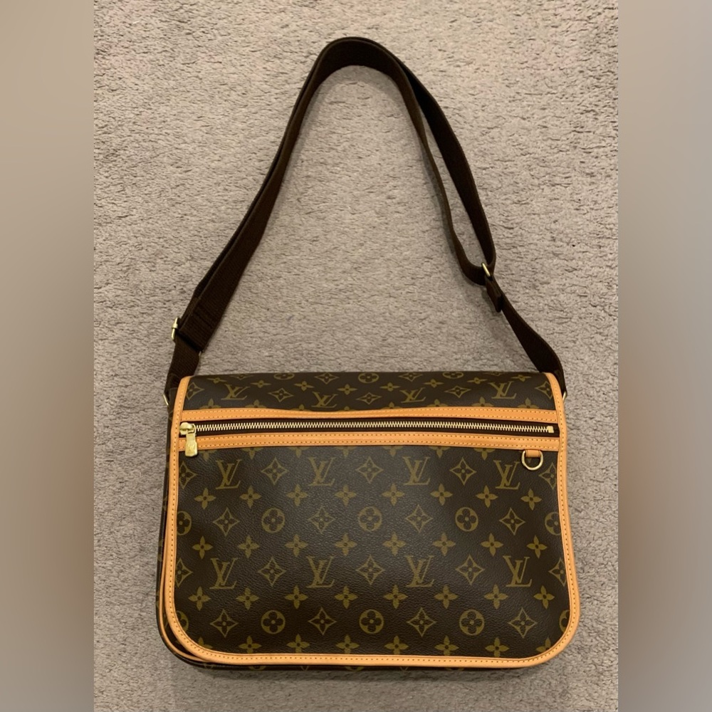 Louis Vuitton - Picture 2 of 14